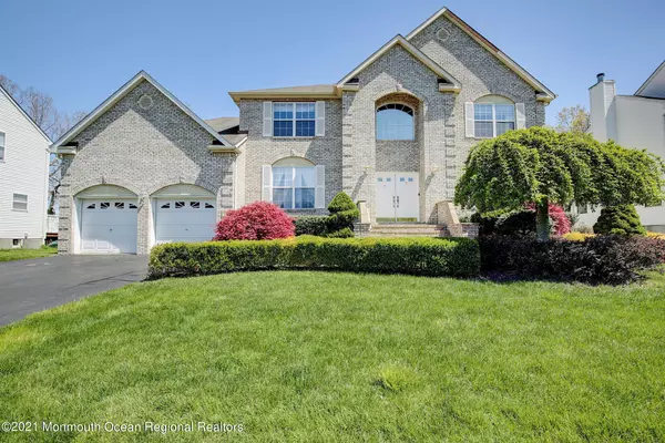 7 Peregrine Drive, Morganville, NJ 07751