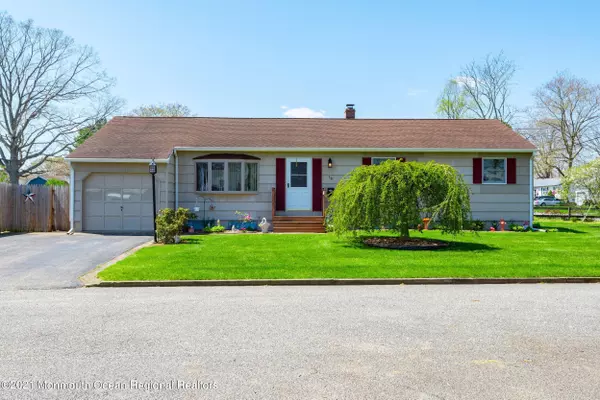 18 Stratford Drive, Brick, NJ 08724