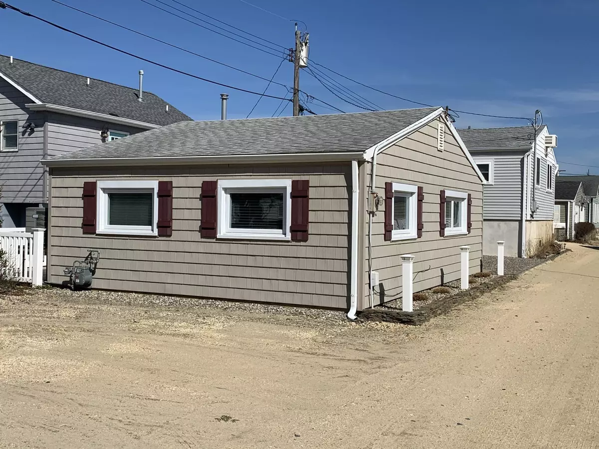 Lavallette, NJ 08735,118 W Plover Way