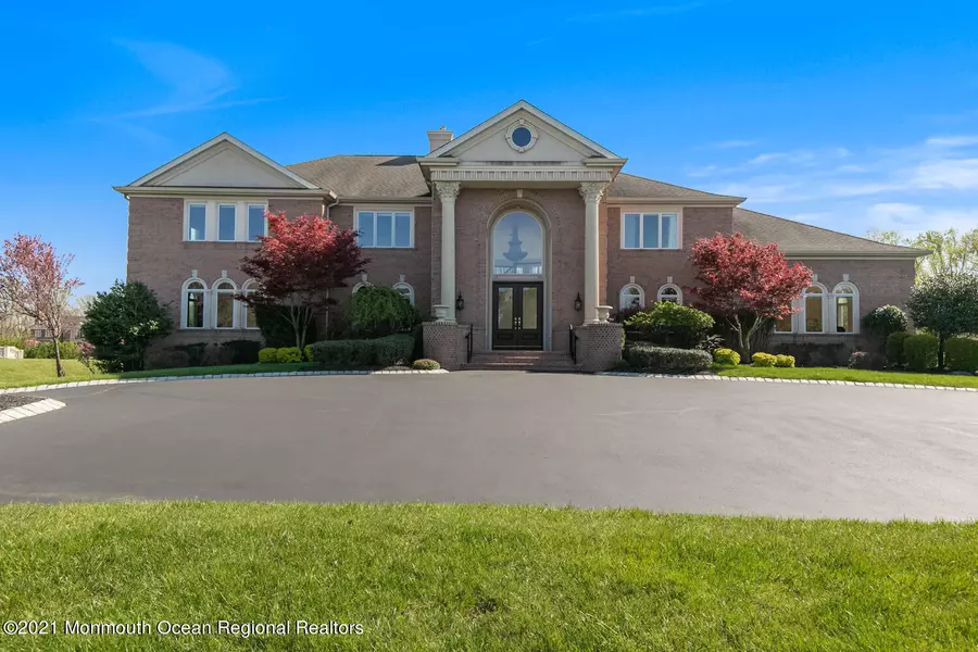 8 Bordens Brook Way, Holmdel, NJ 07733