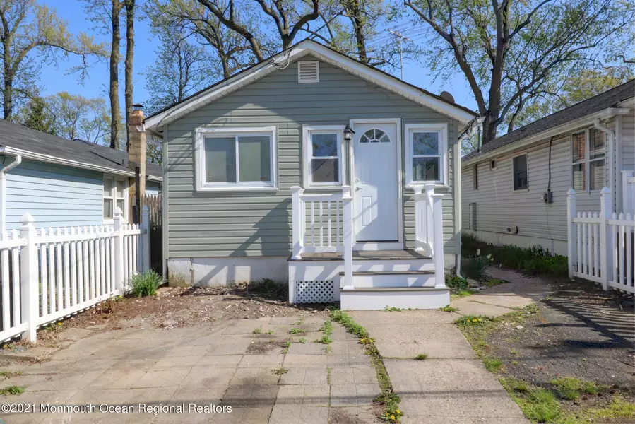 64 Pacific Boulevard, Keyport, NJ 07735