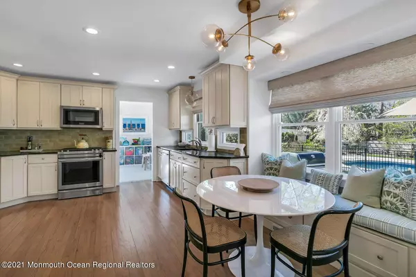 Little Silver, NJ 07739,25 Holly Tree Lane