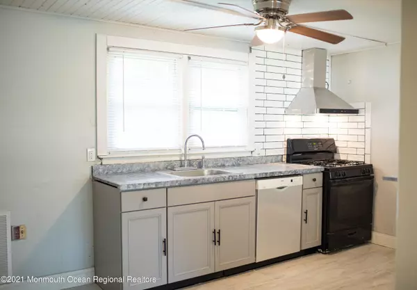 Keyport, NJ 07735,457 Netherwood Drive