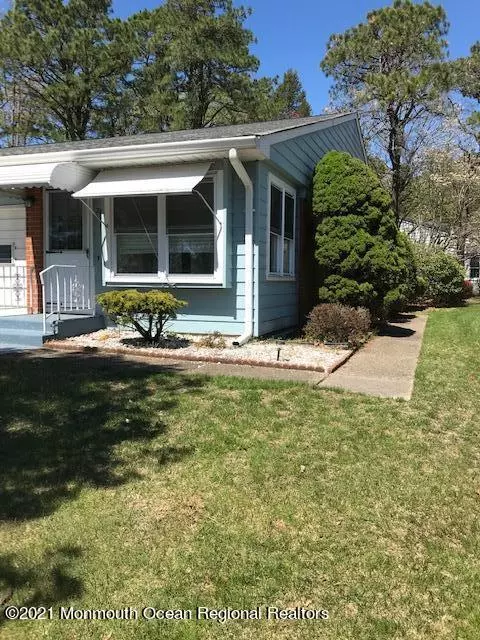 Whiting, NJ 08759,28 Monticello Drive #B