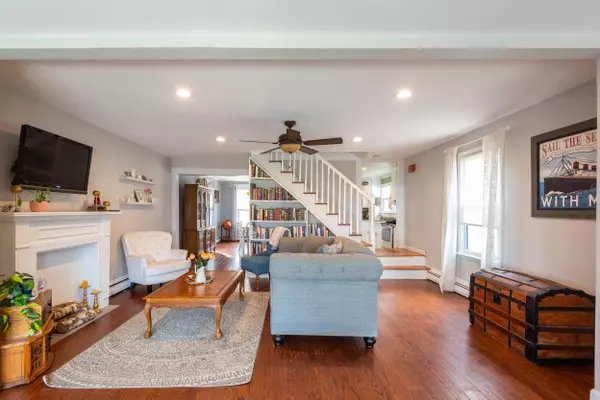 Keyport, NJ 07735,935 N Concourse