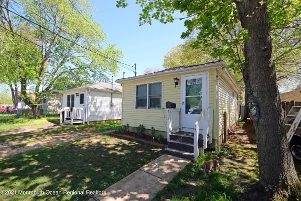 North Middletown, NJ 07748,462464 Prospect Avenue