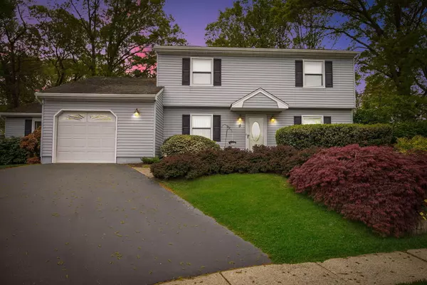 11 Union Hill Lane, Hazlet, NJ 07730