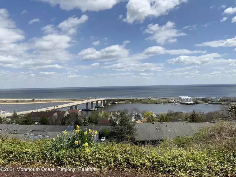 16 Twinlights Court, Highlands, NJ 07732