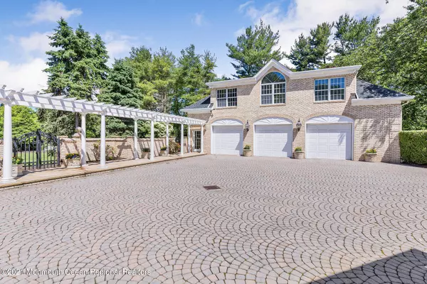 Rumson, NJ 07760,16 Buttonwood Lane