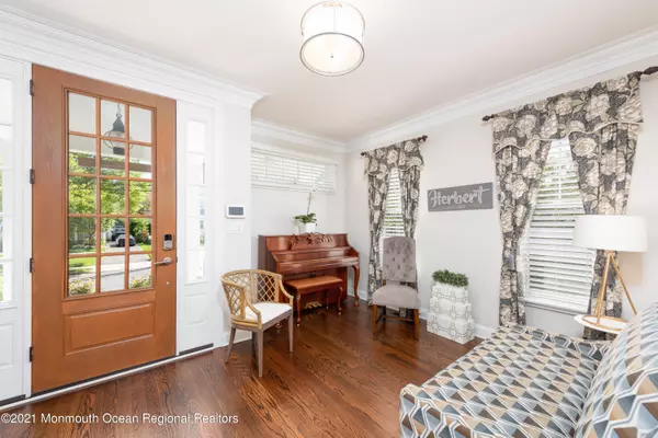 Rumson, NJ 07760,46 Bingham Avenue