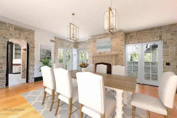 Rumson, NJ 07760,10 Sailers Way