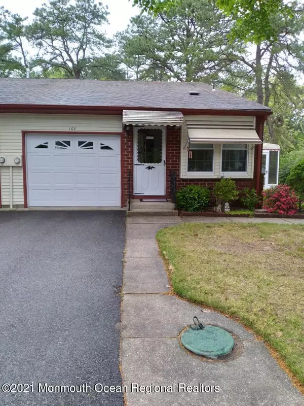 Whiting, NJ 08759,10 Canton Drive #51