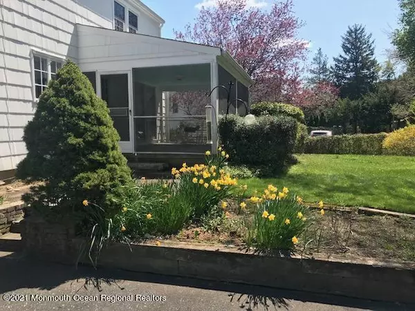 Rumson, NJ 07760,8 Wardell Avenue