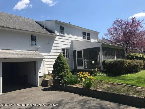 Rumson, NJ 07760,8 Wardell Avenue