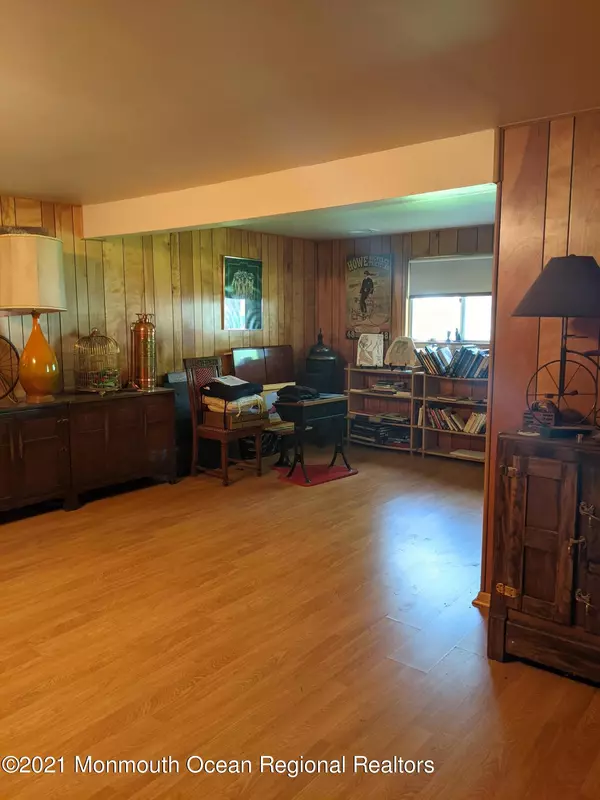 Iselin, NJ 08830,26 Bloomfield Avenue