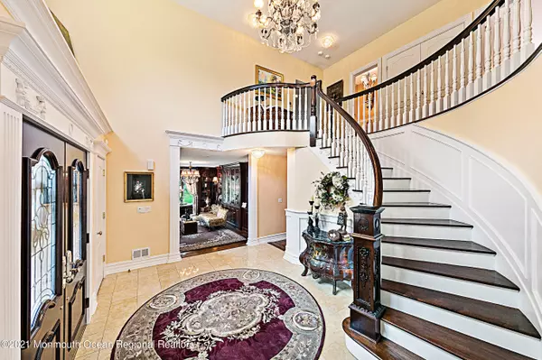 Rumson, NJ 07760,5 Post Road