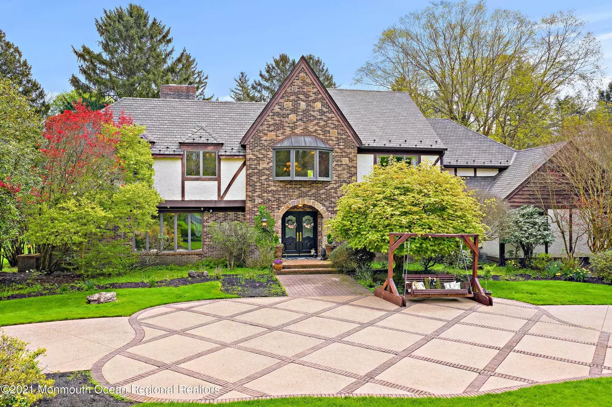 Rumson, NJ 07760,5 Post Road