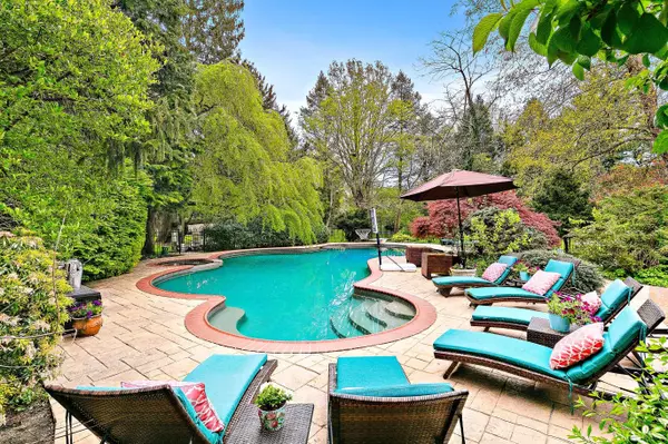 Rumson, NJ 07760,5 Post Road