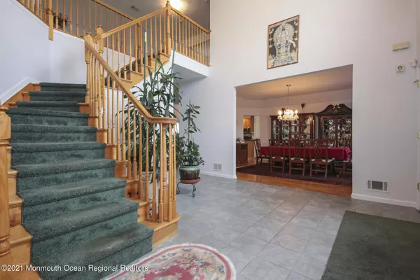 North Brunswick, NJ 08902,11 Golden Valley Drive