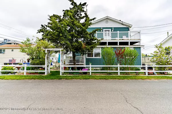 7 Manning Drive,  Manahawkin,  NJ 08050