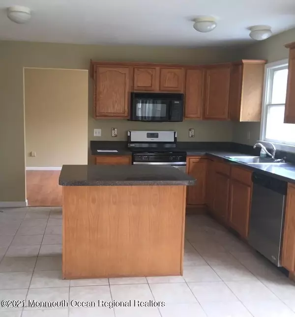 South Toms River, NJ 08757,16 Red Maple Court