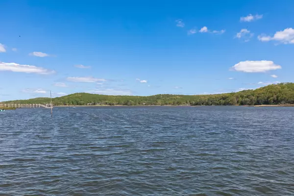 Rumson, NJ 07760,27 Avenue Of Two Rivers