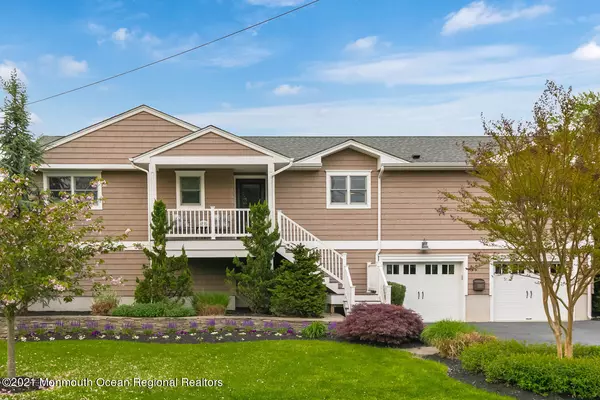 Rumson, NJ 07760,27 Avenue Of Two Rivers