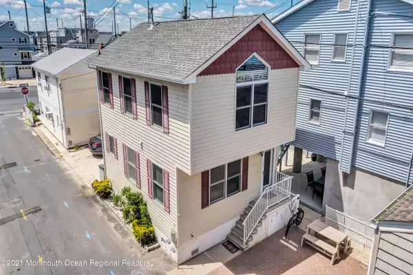 30 E Beach Way, Lavallette, NJ 08735