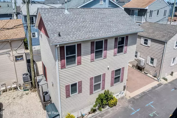 Lavallette, NJ 08735,30 E Beach Way