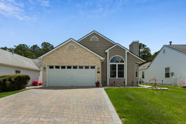 15 Weybridge Court, Toms River, NJ 08753