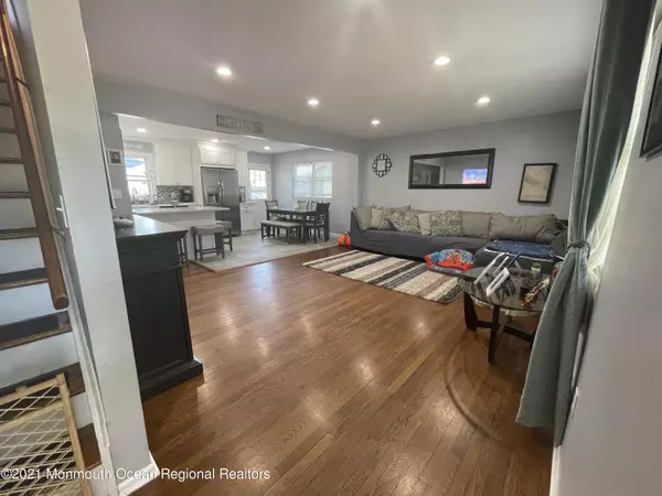 Keyport, NJ 07735,868 N Concourse