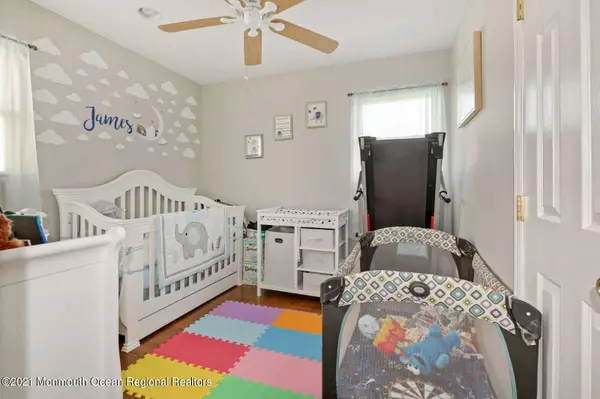 Keyport, NJ 07735,868 N Concourse