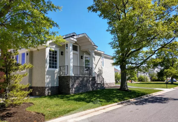 Rumson, NJ 07760,17 Warren Street