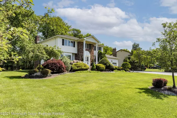 Manalapan, NJ 07726,14 Timber Lane