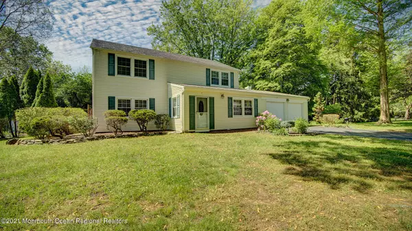 7 Hill Circle, Marlboro, NJ 07746