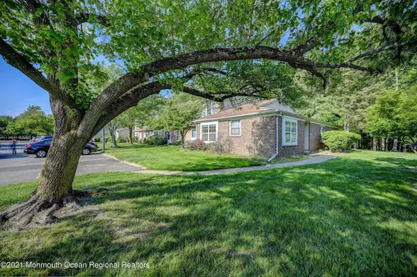 North Brunswick, NJ 08902,351 Constitution Circle
