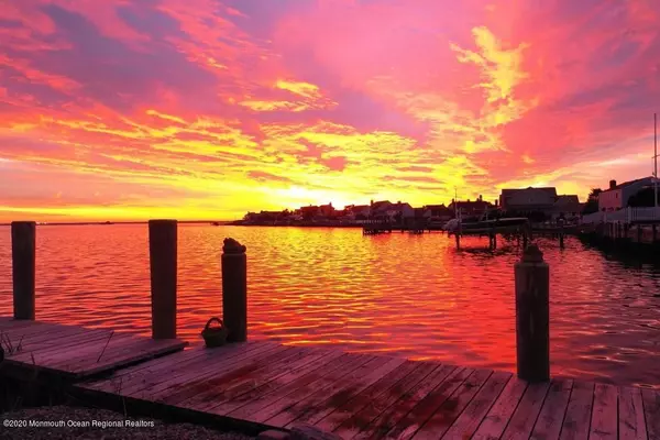 Mantoloking, NJ 08738,327 N Bay Drive