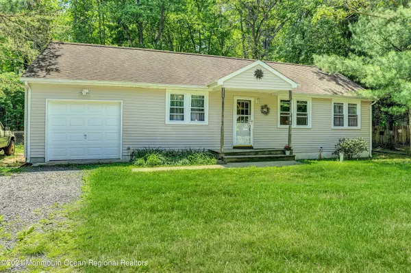 18 Oak Lane, New Egypt, NJ 08533