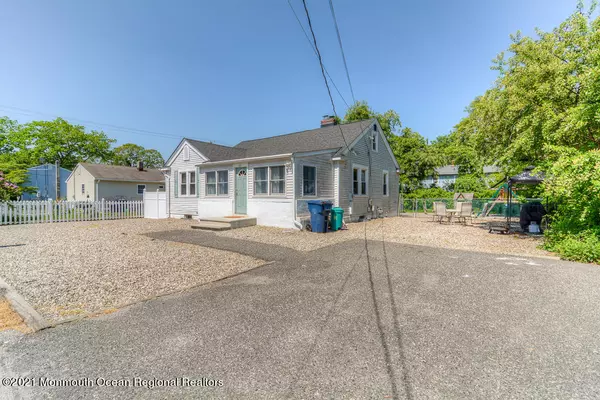 Beachwood, NJ 08722,1044 Longboat Avenue