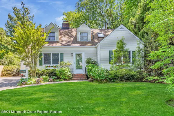 Rumson, NJ 07760,12 Oakwood Lane