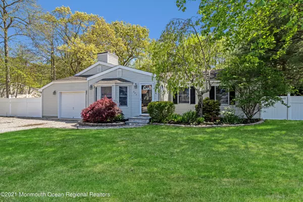 Lanoka Harbor, NJ 08734,425 Cedar Drive
