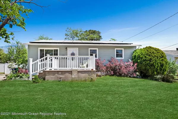 28 Bucknell Drive, Toms River, NJ 08757