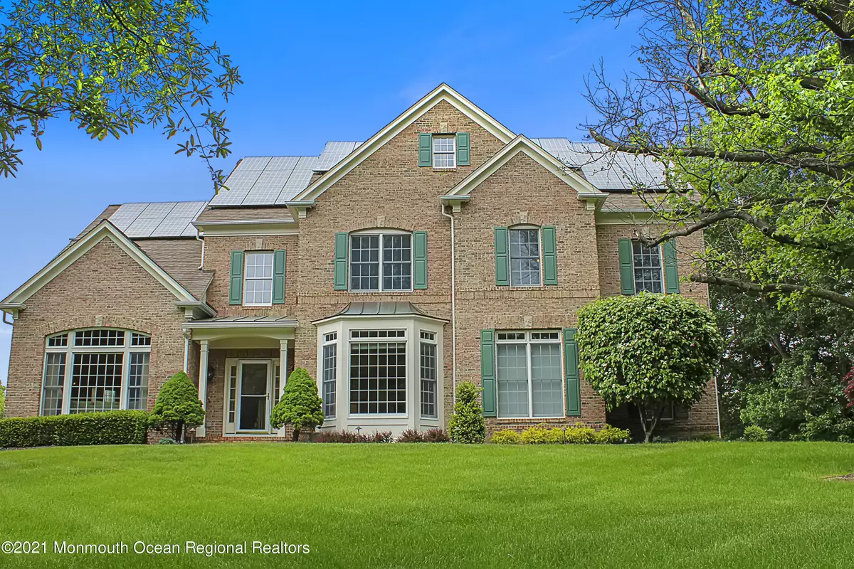 Holmdel, NJ 07733,15 Cinnamon Court