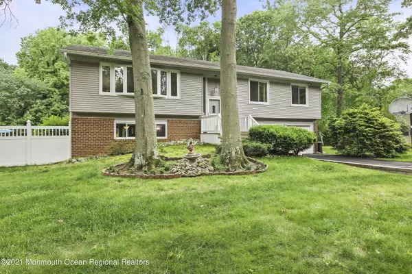 Matawan, NJ 07747,77 Overbrook Lane