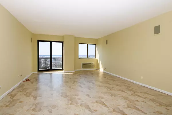 Monmouth Beach, NJ 07750,55 Ocean Avenue #PH-H