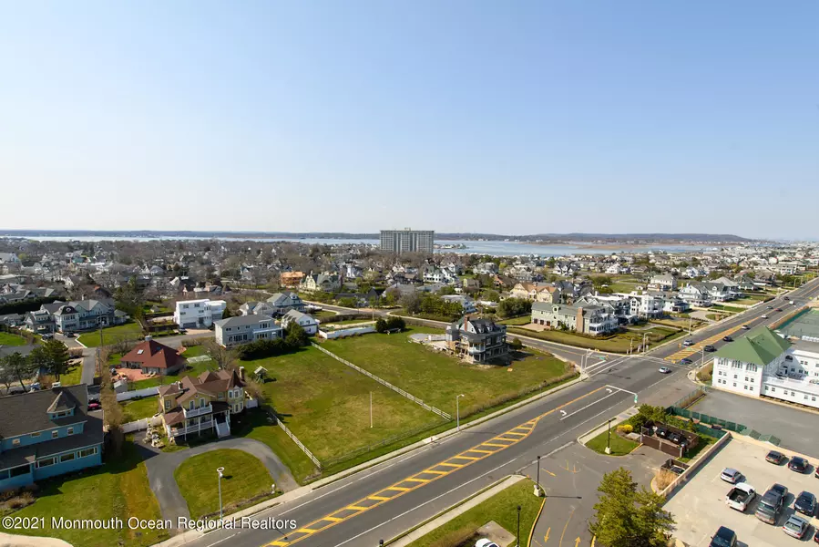 55 Ocean Avenue #PH-H, Monmouth Beach, NJ 07750