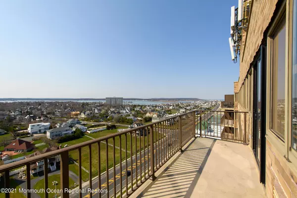 Monmouth Beach, NJ 07750,55 Ocean Avenue #PH-H