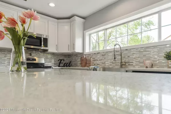 Howell, NJ 07731,242 Friendship Road