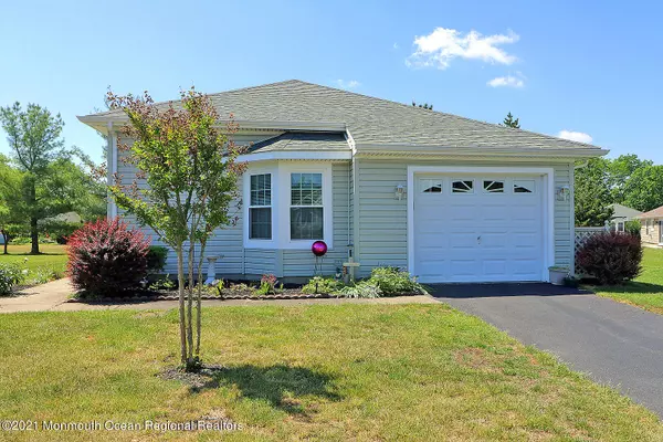 7 Poplar Court, Barnegat, NJ 08005