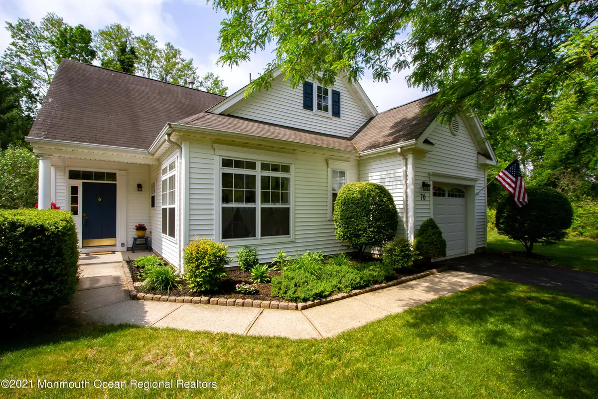 Holmdel, NJ 07733,70 Wisteria Court